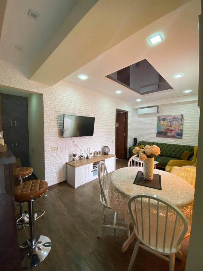 Apartament Victoria Apartment Tbilisi Bagian luar foto
