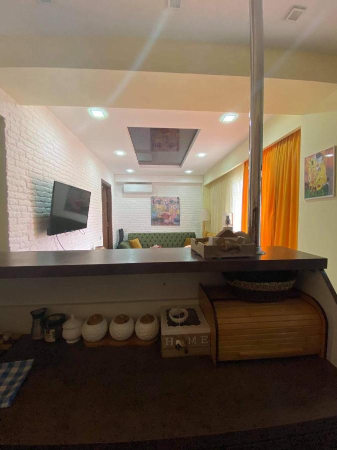Apartament Victoria Apartment Tbilisi Bagian luar foto